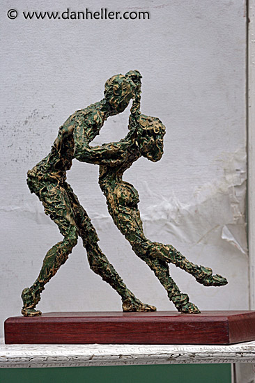 tango-statue-3.jpg