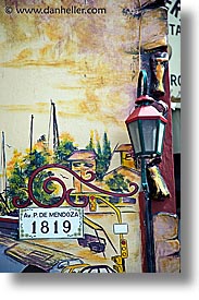 images/LatinAmerica/Argentina/BuenosAires/LaBoca/PaintedTown/street-lamp-1.jpg