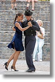 images/LatinAmerica/Argentina/BuenosAires/LaBoca/People/TangoDancers/tango-dancers-1h.jpg
