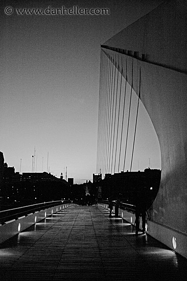 puerto-madero-bridge-3.jpg