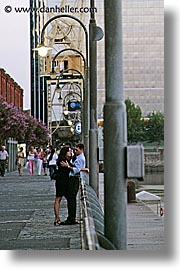 images/LatinAmerica/Argentina/BuenosAires/PuertoMadero/puerto-madero-couple-3.jpg