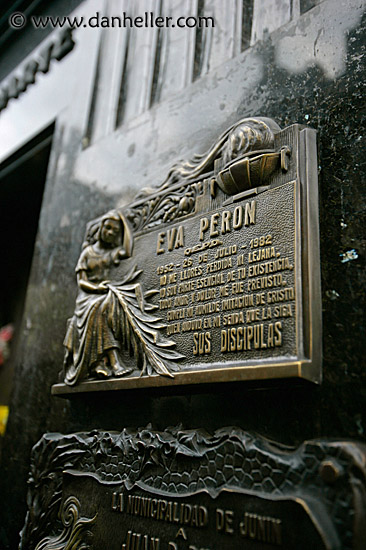 eva-peron-grave-4.jpg