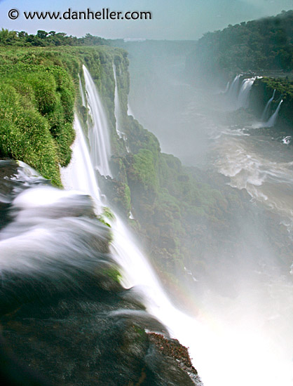 iguazu-close-up-4a.jpg