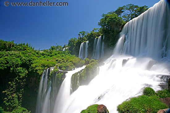 iguazu-falls-4b.jpg