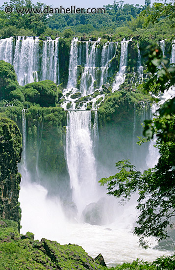 iguazu-falls-8.jpg