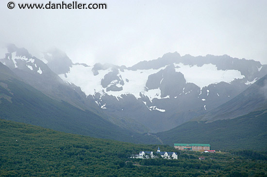 glaciar-hotel-fog.jpg