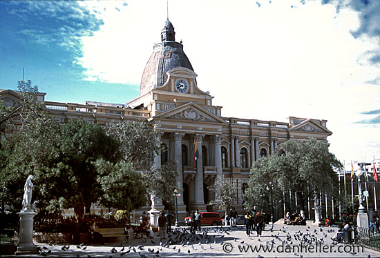la_paz-parliament.jpg