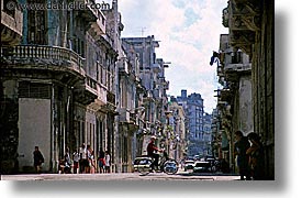 images/LatinAmerica/Cuba/CityScenes/bike-on-street.jpg