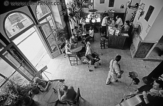 cafe-oreilly-interior-bw.jpg