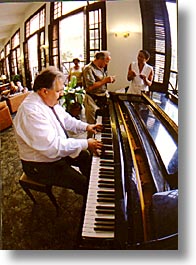 images/LatinAmerica/Cuba/Music/piano-bar.jpg