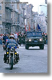 images/LatinAmerica/Cuba/Parade/parade-10.jpg
