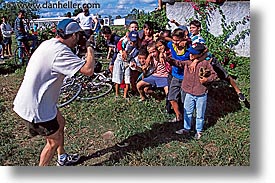 images/LatinAmerica/Cuba/People/Kids/baseball-kids-1.jpg