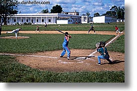 images/LatinAmerica/Cuba/People/Kids/baseball-kids-6.jpg