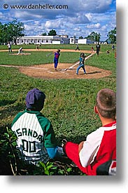 images/LatinAmerica/Cuba/People/Kids/baseball-kids-8.jpg