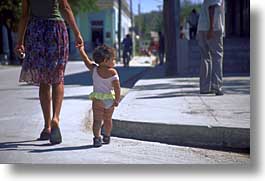 images/LatinAmerica/Cuba/People/Kids/butt-grabbing.jpg