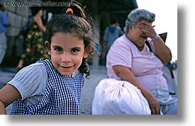 images/LatinAmerica/Cuba/People/Kids/girl-n-grandma-2.jpg