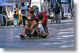 images/LatinAmerica/Cuba/People/Kids/kids-rolling-1.jpg