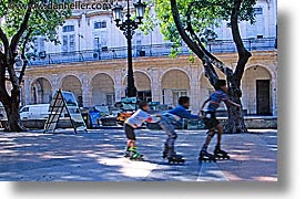 images/LatinAmerica/Cuba/People/Kids/kids-rolling-3.jpg