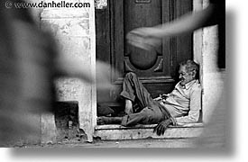 images/LatinAmerica/Cuba/People/Men/homeless-man-2-bw.jpg