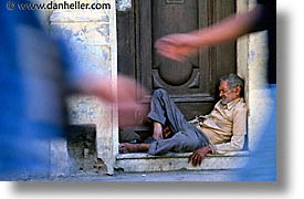 images/LatinAmerica/Cuba/People/Men/homeless-man-2.jpg