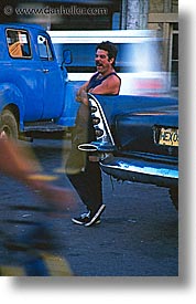 images/LatinAmerica/Cuba/People/Men/waiting-for-fare.jpg