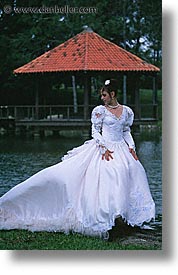 images/LatinAmerica/Cuba/People/QuinceAnos/quince-anos-dress-7.jpg