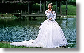 images/LatinAmerica/Cuba/People/QuinceAnos/quince-anos-dress-9.jpg