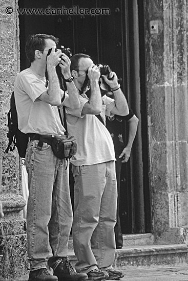 photo-tourists.jpg