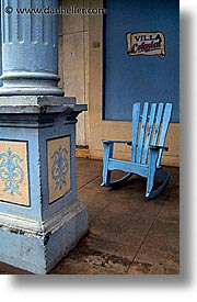 images/LatinAmerica/Cuba/PinarDelRio/blue-chair.jpg