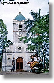 images/LatinAmerica/Cuba/PinarDelRio/church-exterior.jpg