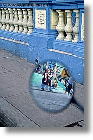 images/LatinAmerica/Cuba/PinarDelRio/ppl-in-mirror-1.jpg