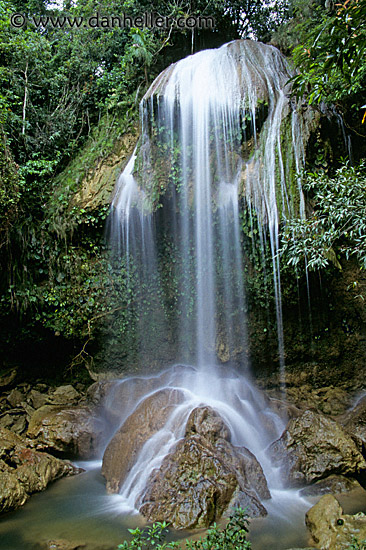 waterfall-02.jpg