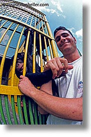images/LatinAmerica/Cuba/Zoo/chimp-n-keeper.jpg