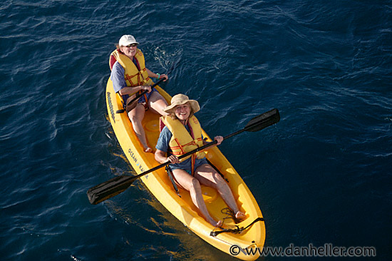 kayaks-03.jpg