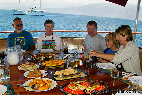 group-meal-03.jpg