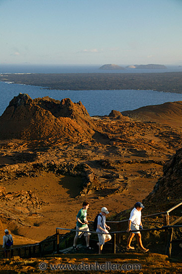 bartolome-hikers-2.jpg