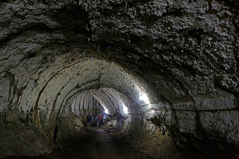 lava-tunnel-02.jpg