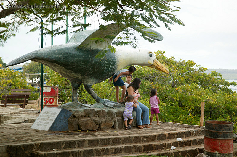 albatross-statue.jpg