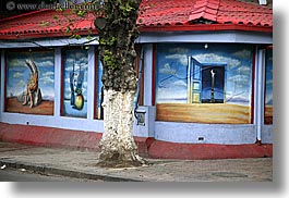 images/LatinAmerica/Ecuador/Quito/Buildings/house-n-mural-2.jpg