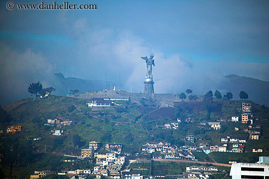 panecillo-virgin-statue.jpg