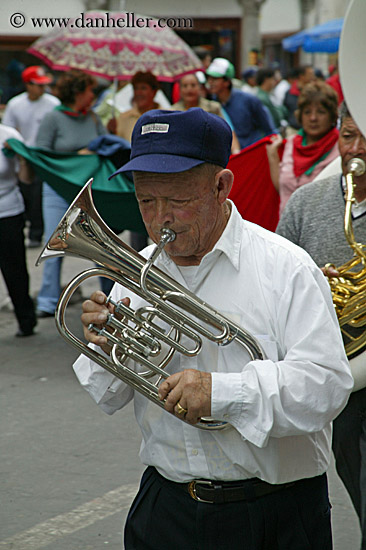 man-n-french-horn.jpg