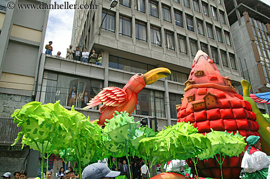 parrot-parade-float.jpg