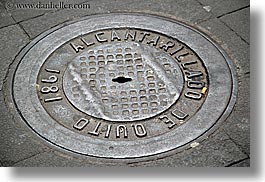 images/LatinAmerica/Ecuador/Quito/Town/quito-manhole-2.jpg