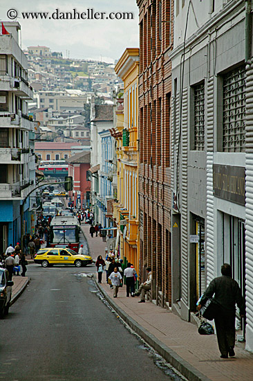 quito-street-3.jpg