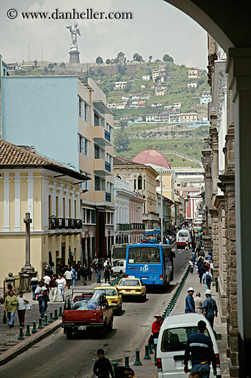 quito-street-7.jpg