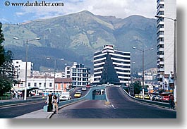 images/LatinAmerica/Ecuador/Quito/Town/quito-street.jpg