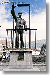 images/LatinAmerica/Ecuador/Quito/Town/velasco-statue.jpg