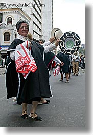 images/LatinAmerica/Ecuador/Quito/Women/old-woman-holding-hat.jpg