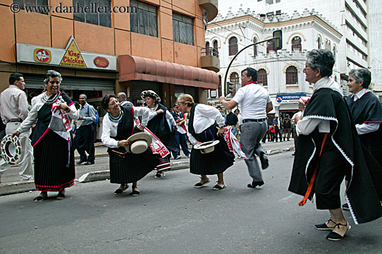 old-women-dancing.jpg