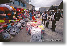 images/LatinAmerica/Ecuador/Saquisili/yarn-market.jpg